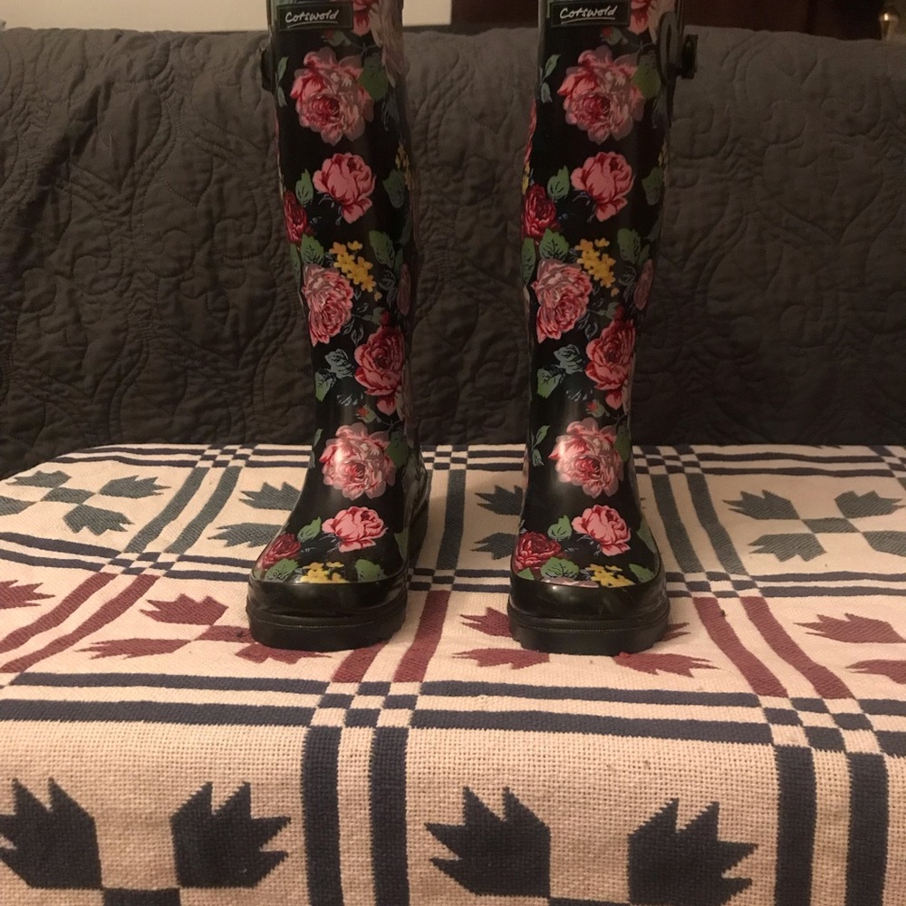 Women’s Floral Print Rain Boots - US Size 6